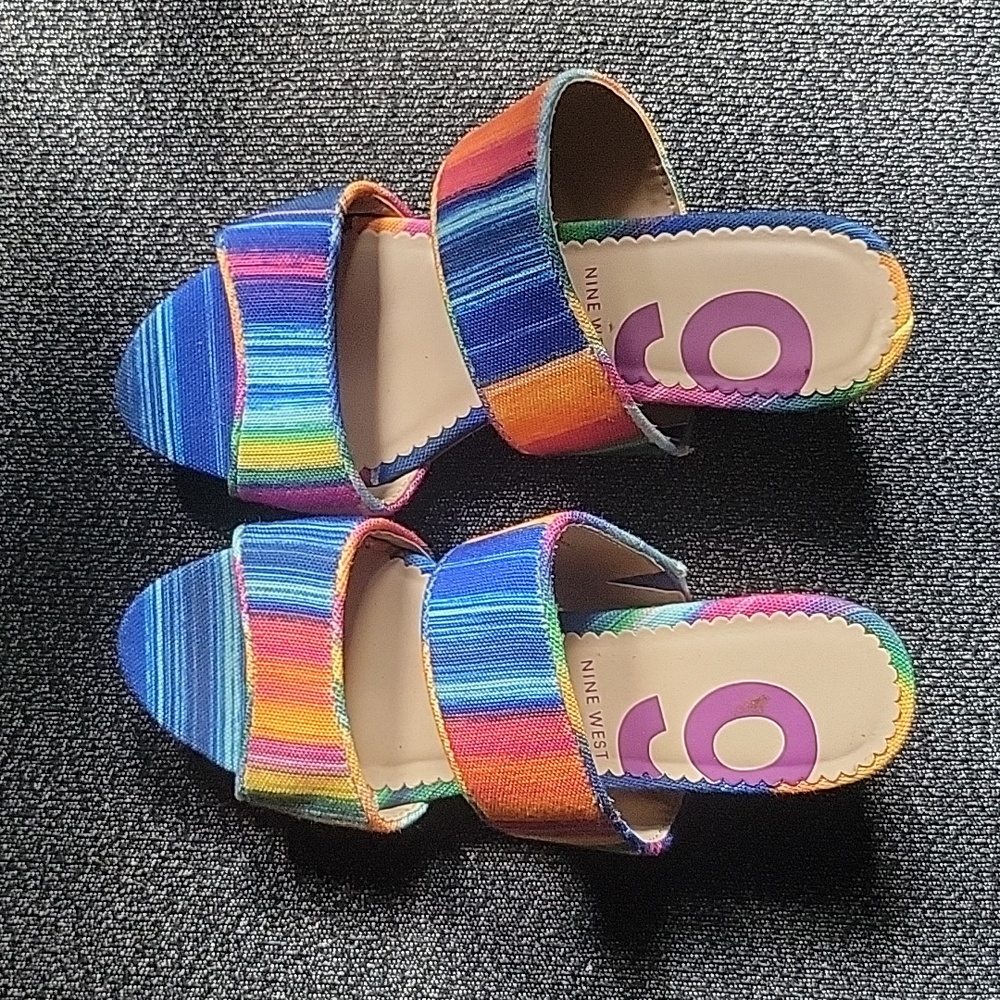 Nine West platform sandals - mult-color - size 4.5